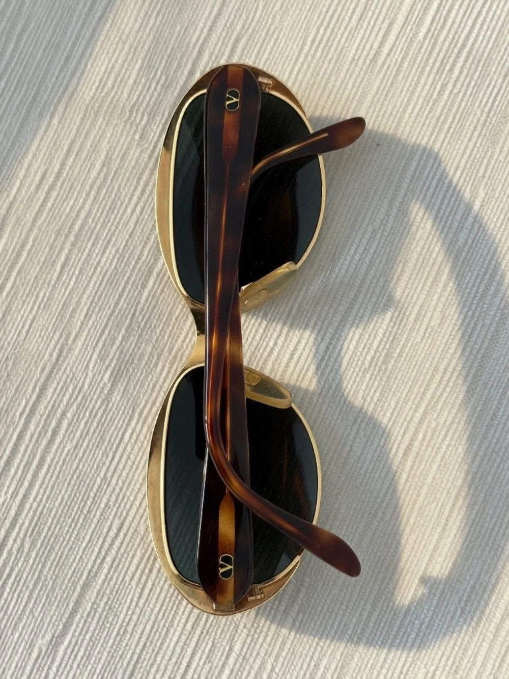 Vintage Valentino V338 Oval Sunglasses Gold Tortoise with Case Description